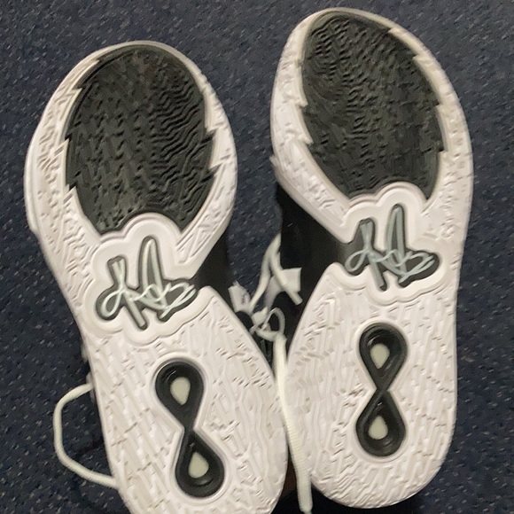 KYRIE INFINITY - Picture 11 of 13